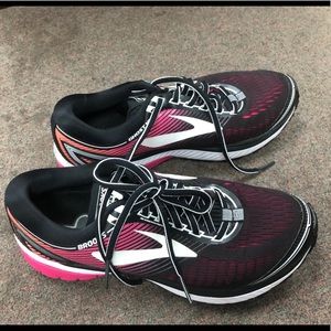 Brooks DNA Ghost 10